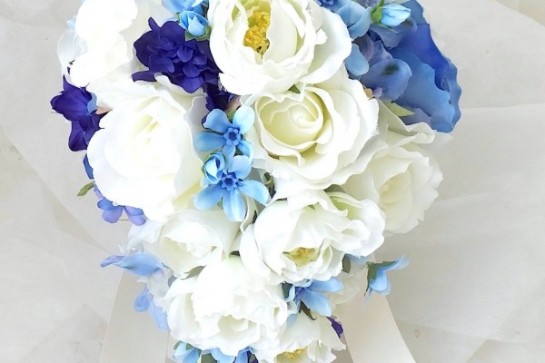 ホワイト・ブルー　結婚式　ブライダル　アーティシャルフラワー　ブーケ 大人気カラーリリィのホワイトブーケ♡ ウェディングブーケ